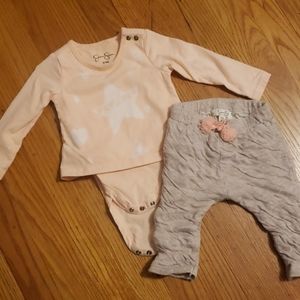 4/$20 Jessica Simpson baby girl outfit